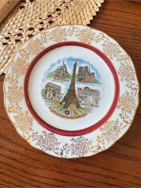 Limoges Souvenir de Paris Decorative Plate Gold Trim Eiffel Tower France Dish